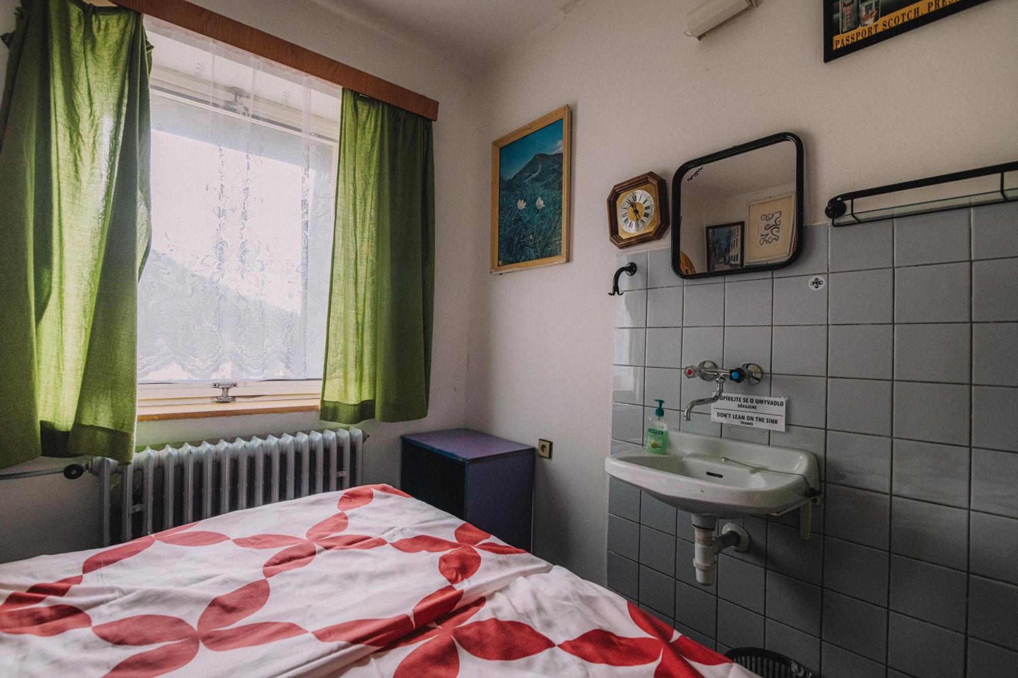 Hostel Klondike Pec pod Snezkou Luaran gambar
